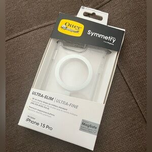 Clear iPhone 15 Pro Otter box Mag Safe Case